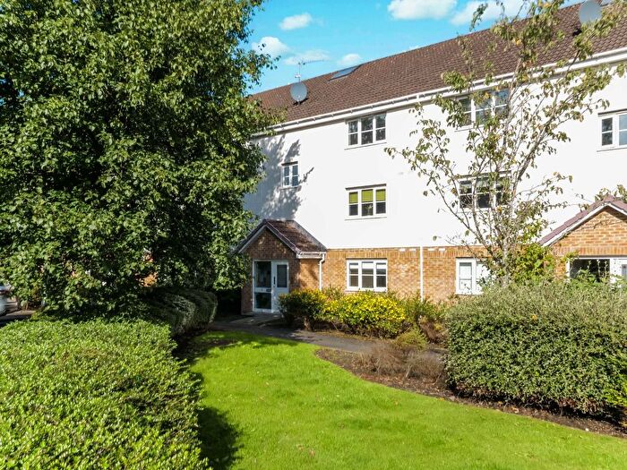 2 Bedroom Flat For Sale In Stirrat Crescent, Paisley, Renfrewshire, PA3