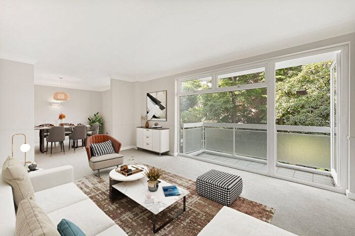 4 Bedroom Flat To Rent In Kingfisher House, Melbury Road, W14