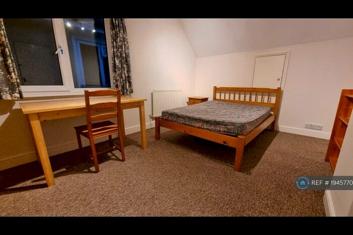 4 Bedroom Semi-Detached House To Rent In Littlebourne Road, Canterbury, CT1