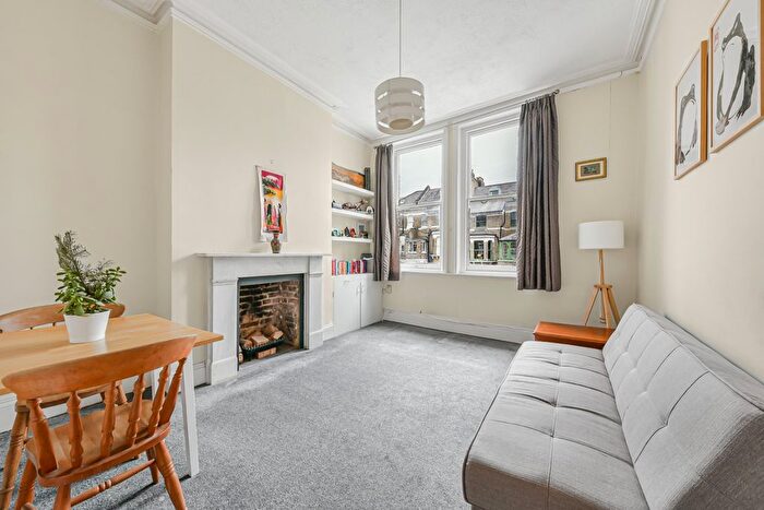 1 Bedroom Flat To Rent In Lady Margaret Road, Kentish Town, NW5