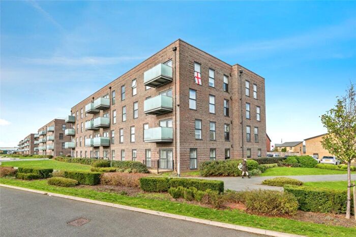 2 Bedroom Flat For Sale In Colliford Road, Grays, Essex, RM20