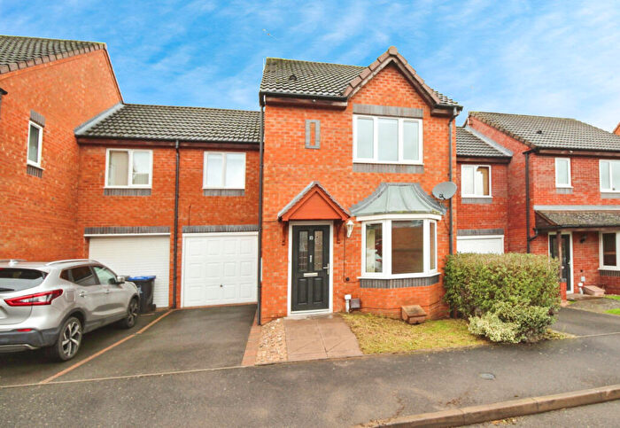 3 Bedroom Semi Detached House For Sale In Beavers Brook Close, Leamington Spa, CV31