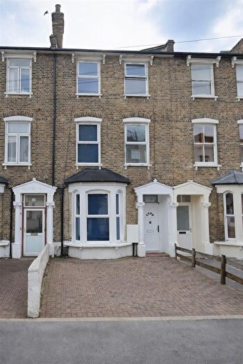 Studio To Rent In Rock Street, London, N4