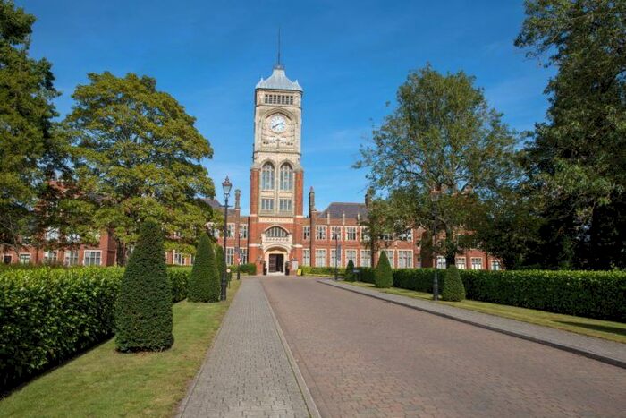 3 Bedroom Flat To Rent In Royal Connaught Drive, Bushey, WD23