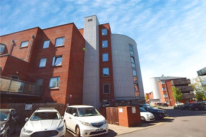 2 Bedroom Apartment To Rent In Aqua Court, Serpentine Close, Chadwell Heath, Romford, RM6