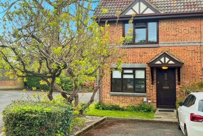 1 Bedroom Flat To Rent In Oriental Road Dorchester Court, Woking, GU22