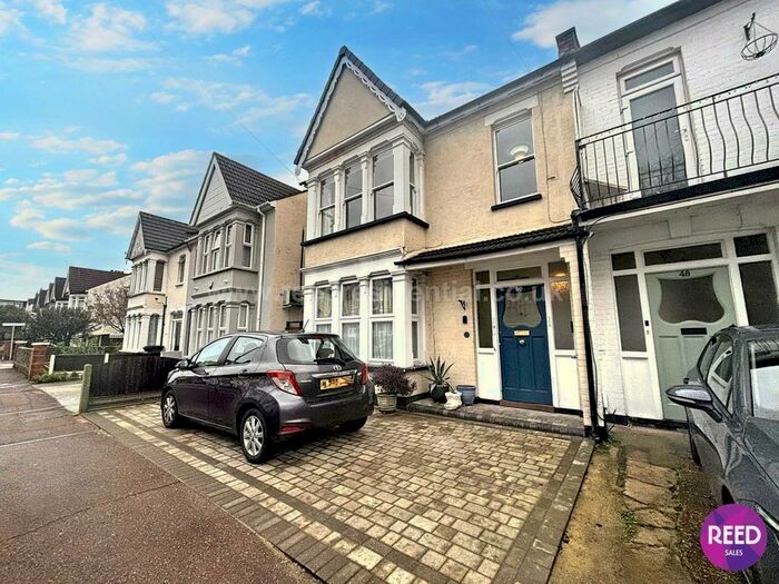 2 Bedroom Flat To Rent In Elderton Road, Westcliff On Sea, SS0