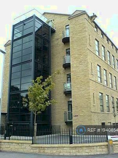 2 Bedroom Flat To Rent In Cavendish Court, Drighlington, Bradford, BD11