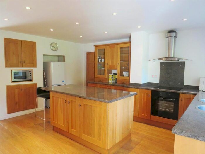 3 Bedroom Property To Rent In Meadowhead Road, Southampton, SO16