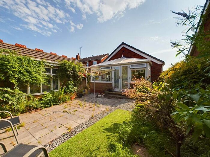 2 Bedroom Detached Bungalow For Sale In Broadstairs Close Howdale Road Hull, HU8