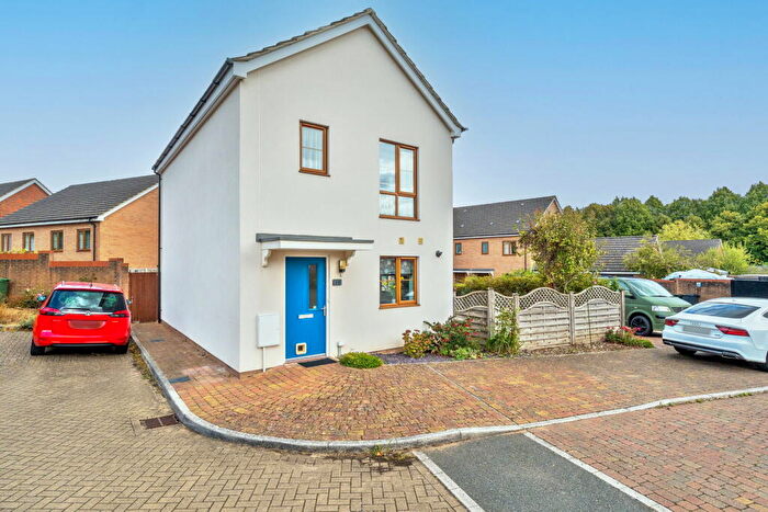 2 Bedroom Detached House For Sale In Highpath Way, Basingstoke, RG24