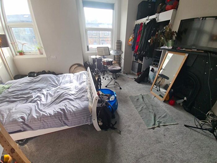 4 Bedroom House To Rent In Bennett Road, Leeds, LS6