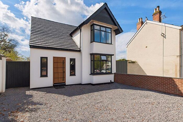 5 Bedroom Detached House For Sale In Tuffley Avenue, Gloucester, GL1