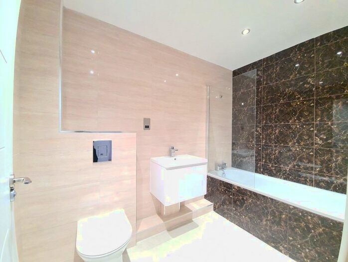 1 Bedroom Flat To Rent In High Street South, Dunstable, LU6