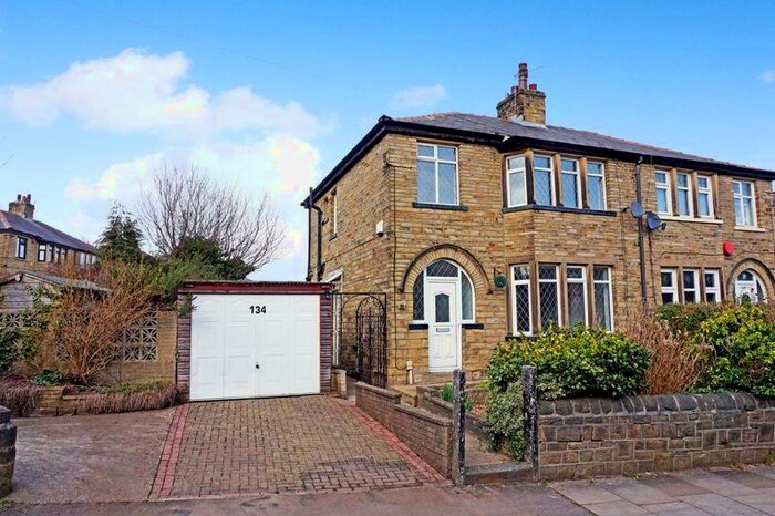 3 Bedroom Semi-Detached House To Rent In Savile Park Road, Halifax, HX1