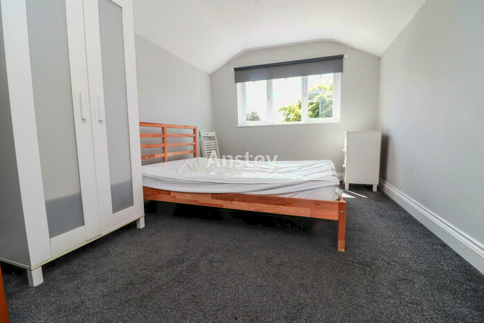 3 Bedroom Terraced House To Rent In Middle Street - Gold Sub, Southampton, SO14