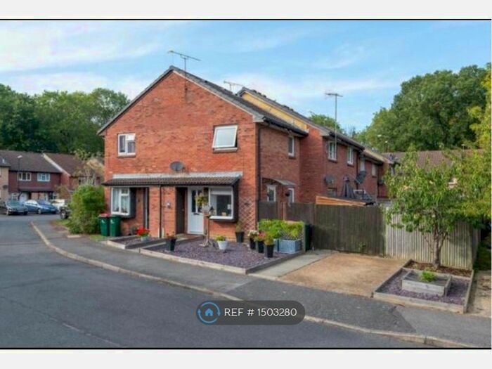1 Bedroom Terraced House To Rent In St. Andrews Road, Crawley, RH11