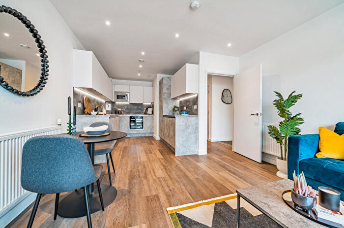 1 Bedroom Flat To Rent In Bed, Th Floor, Lawn, Capercaillie Court In Elements, EN3