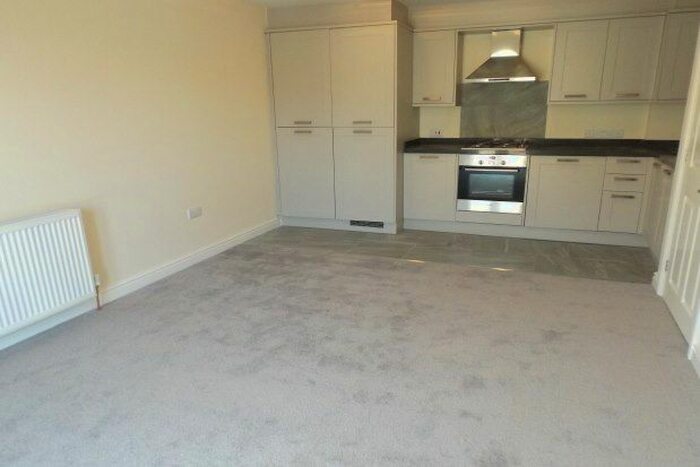2 Bedroom Flat To Rent In Old School Lane, Bristol, BS13