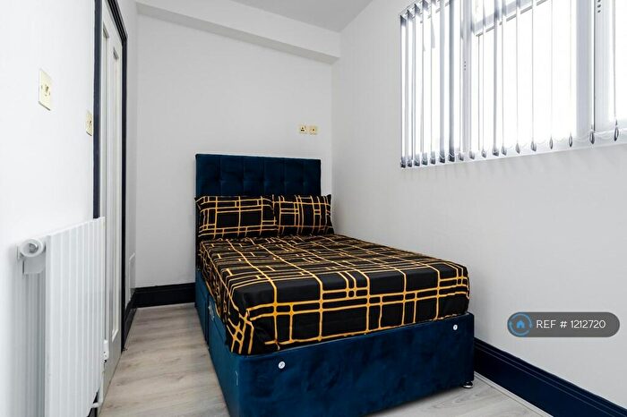 6 Bedroom Semi-Detached House To Rent In Albert Edward Road, Liverpool, L7