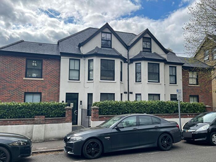 1 Bedroom Flat To Rent In Priory Avenue, High Wycombe, HP13