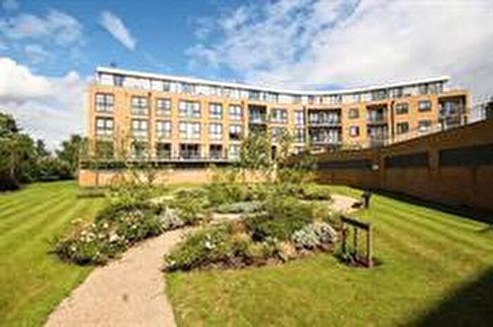 2 Bedroom Flat To Rent In Smeaton Court, Hertford, Hertfordshire, SG13