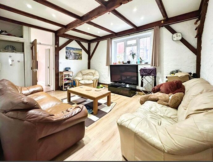 7 Bedroom Semi-Detached House To Rent In Alma Road, Southampton, Hampshire, SO14