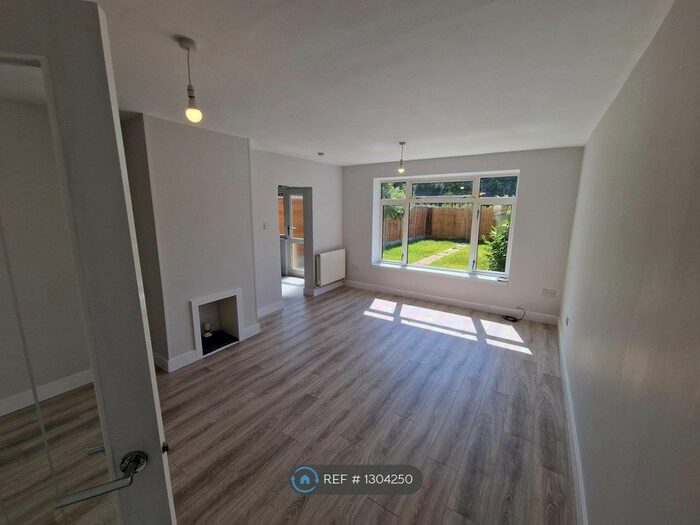 3 Bedroom Terraced House To Rent In Cavendish Road, Coventry, CV4