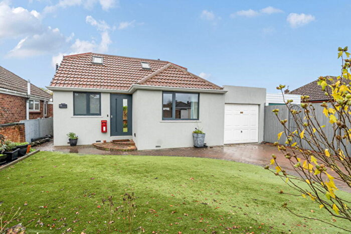 3 Bedroom Chalet For Sale In Woodroffe Drive, Basingstoke, RG22