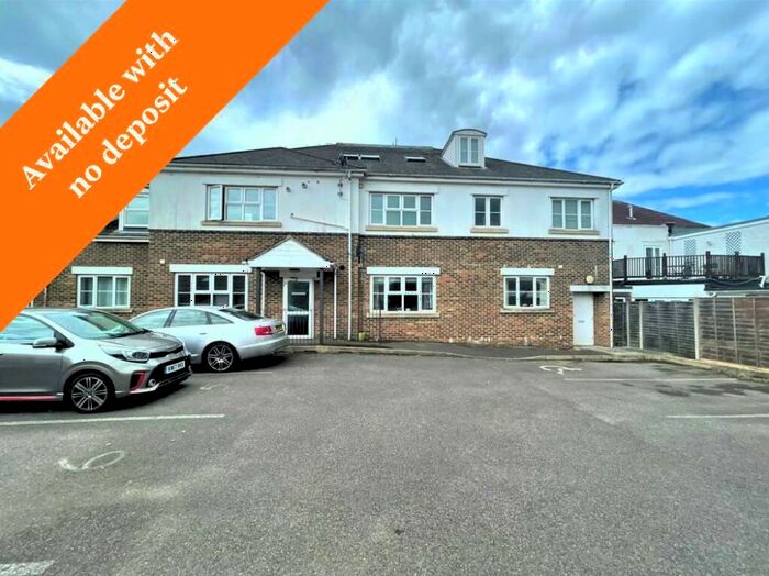 1 Bedroom Flat To Rent In Sandpiper House Gold Sub, - Portsmouth Road, Lee On The Solent, Hampshire, PO13