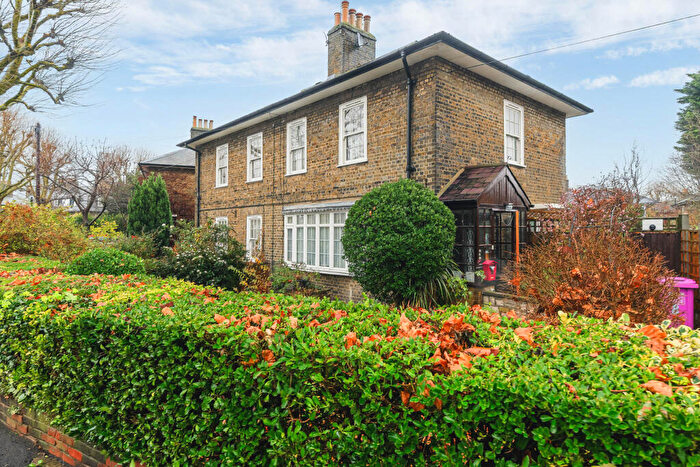 2 Bedroom Semi Detached House For Sale In Thermopylae Gate, London, E14