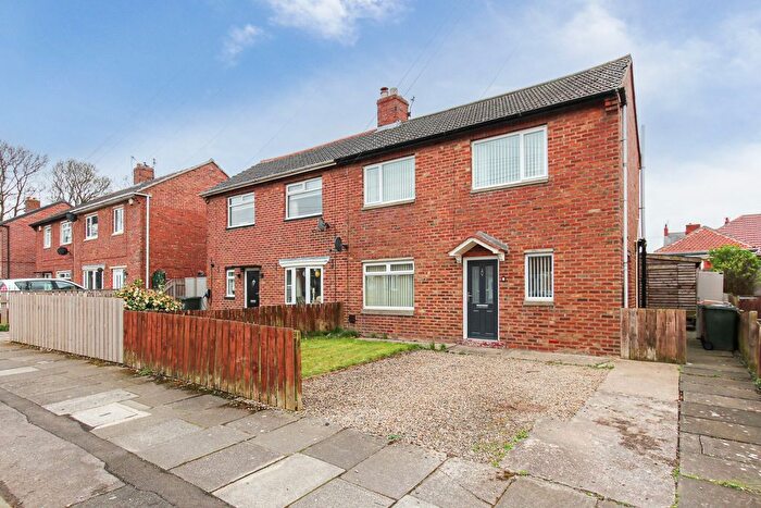 2 Bedroom Semi-Detached House For Sale In Mccracken Drive, Wideopen, NE13