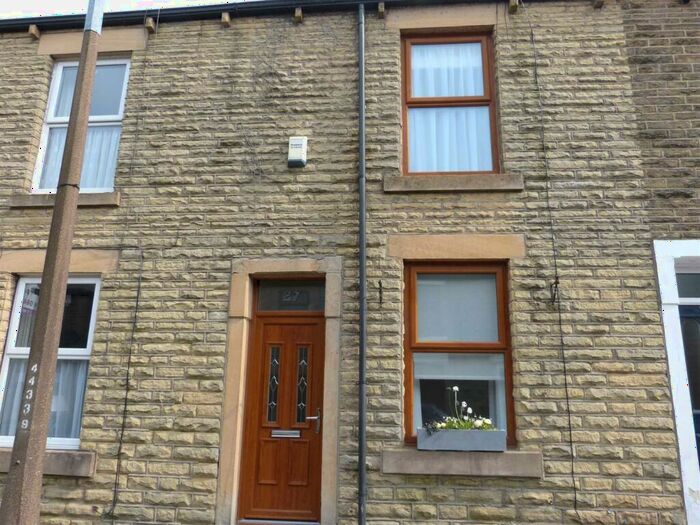 2 Bedroom Terraced House To Rent In King Street, Glossop, SK13