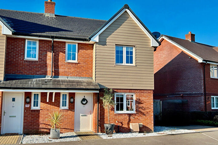 3 Bedroom Semi-Detached House For Sale In Augustus Avenue, Fordingbridge, SP6