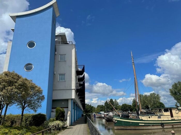 1 Bedroom Flat To Rent In Venture Court, Canal Road, Gravesend, DA12