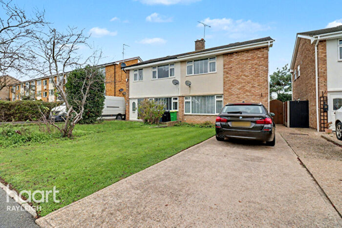 3 Bedroom Semi-Detached House For Sale In Essex Close, Rayleigh, SS6