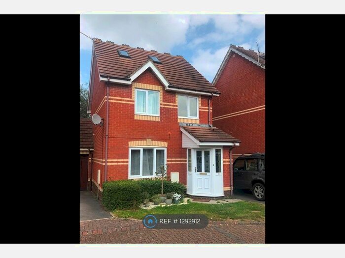 4 Bedroom Detached House To Rent In Kingham Close, Chippenham SN14