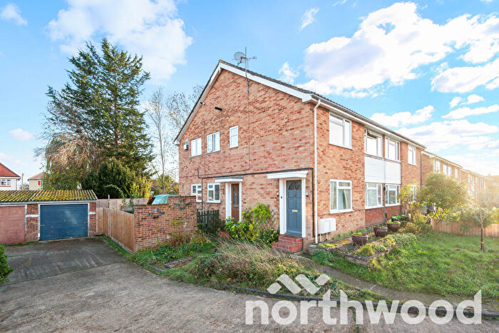 2 Bedroom Maisonette For Sale In Larkspur Way, Ewell, Epsom, KT19