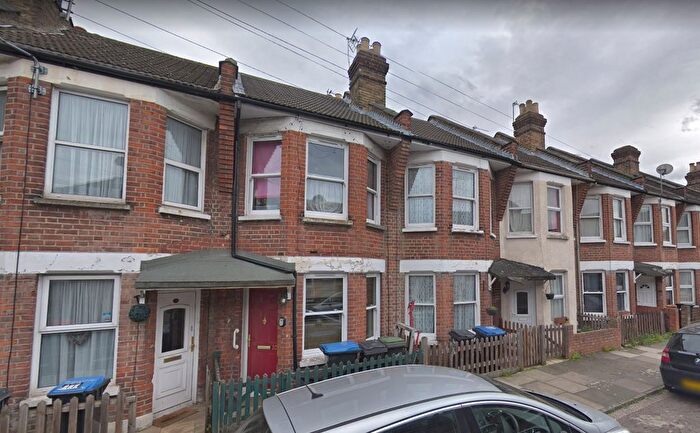 5 Bedroom Terraced House To Rent In James Street, Enfield, EN1