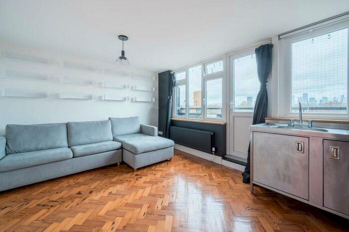 1 Bedroom Flat To Rent In Layard Square, Bermondsey, London, SE16
