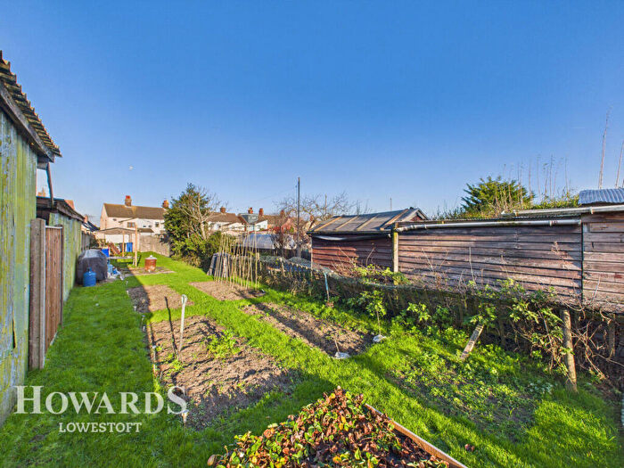 3 Bedroom End Of Terrace House For Sale In Beccles Road, Lowestoft, NR33