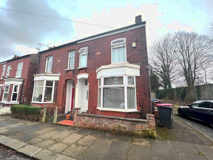 3 Bedroom Detached House To Rent In Richmond Grove, Manchester, M30