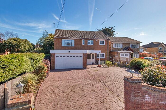 4 Bedroom Detached House For Sale In Ash Road, Hartley, Longfield, Kent, DA3