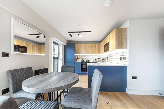 1 Bedroom Flat To Rent In Tower Bridge Road, London, SE1
