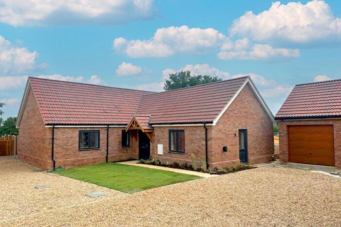 3 Bedroom Bungalow For Sale In Pye Close, Millstone Place, Newton Flotman, Norwich, NR15