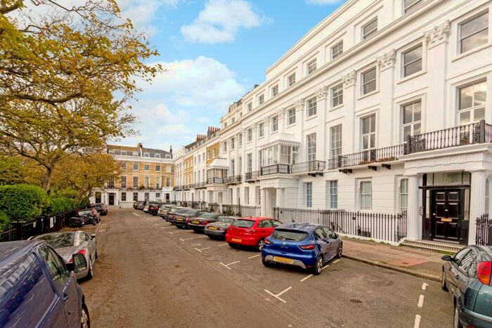3 Bedroom Apartment To Rent In Sussex Square Brighton, BN2