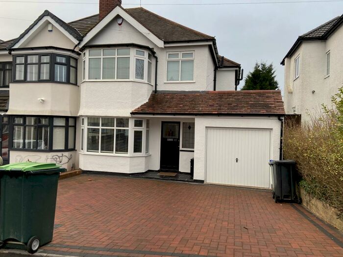 3 Bedroom Semi-Detached House To Rent In Forest Road, Oldbury, B68