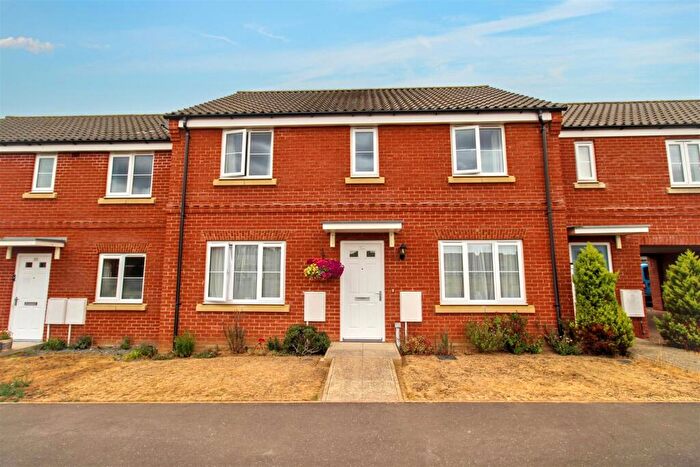 4 Bedroom Link Detached House For Sale In Hobart Lane, Aylsham, Norwich, NR11