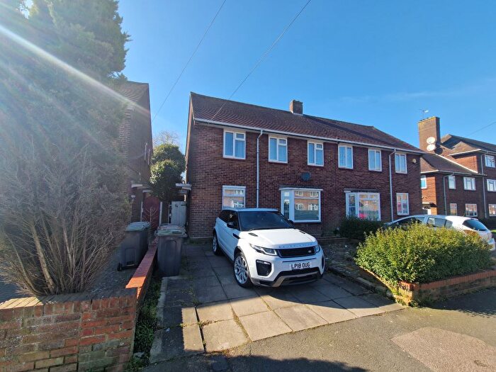 3 Bedroom Semi-Detached House To Rent In Abbots Wood Road, Luton, LU2