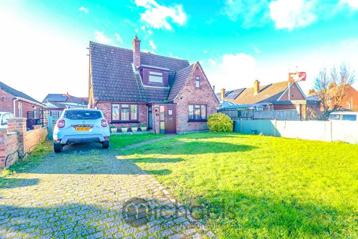 3 Bedroom Chalet To Rent In Alanbrooke Road, Colchester, CO2